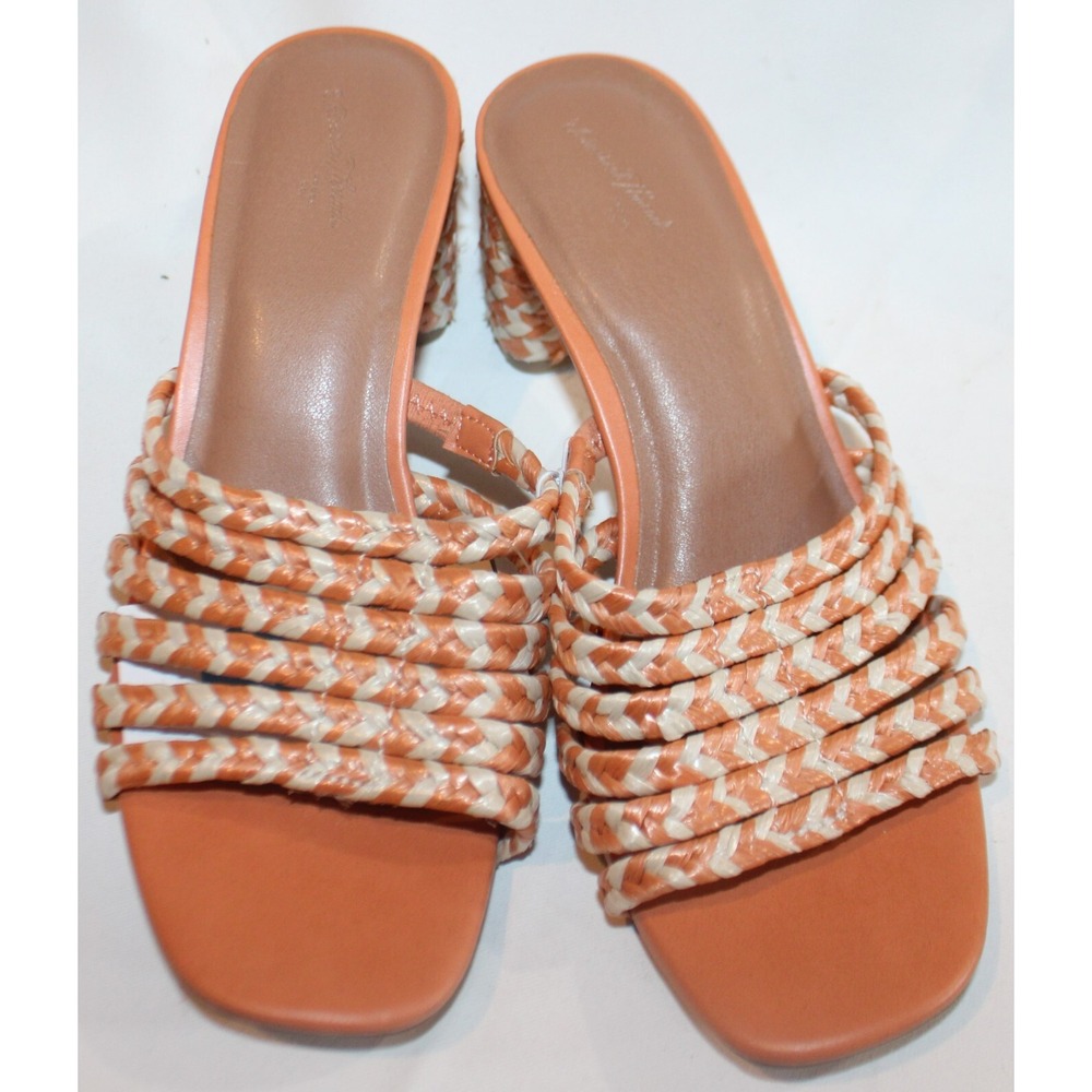 New Women's Universal Threads Tan/ RACHEL Size 7.5 Heels Sandals